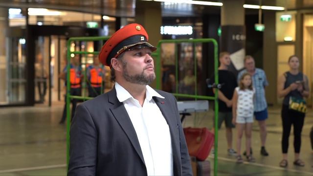 Funiculì, Funiculà - Flashmob Wien Hauptbahnhof