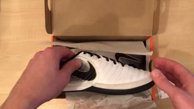 Распаковка выполненного заказа (Футзалки Nike Tiempo Lunar Legend VII Pro IC (КОЖА) AH7246-100) смотреть онлайн