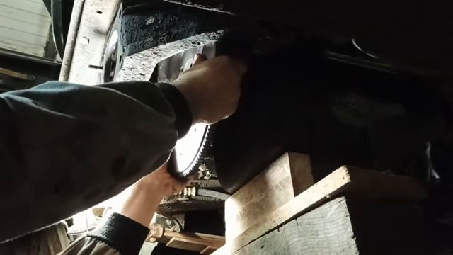 Уаз 469, замена маховика, сгорел маховик! смотреть онлайн
