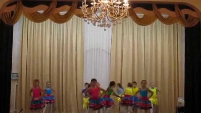 хореографический ансамбль"Аквамарин" младшая группа с танцем "Гумми-бе" смотреть онлайн