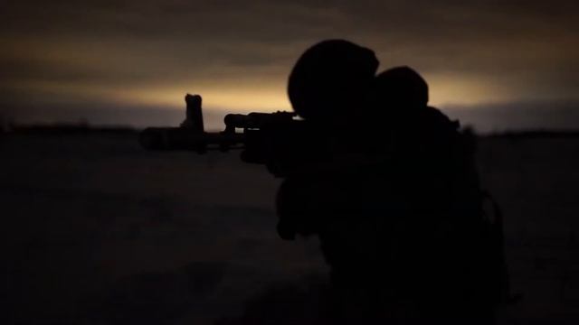 Ночное ротно тактическое учение с мотострелками ЗВО на полигоне Погоново смотреть онлайн