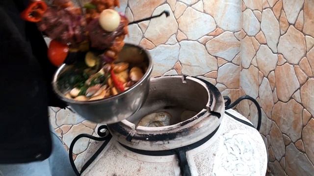 Tандыр „Ёлочка“ - Ростбиф и Курица | Evgeniy's Kitchen смотреть онлайн