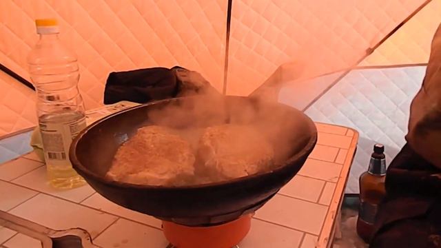 Рыбалка на льду,река Припять. Длинная и тяжелая дорога. смотреть онлайн