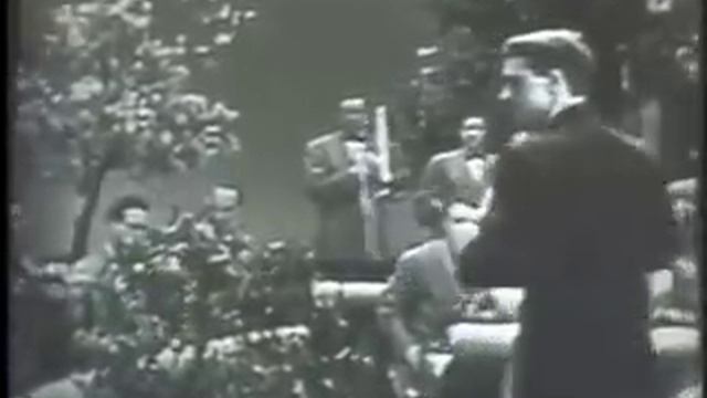 I've got a lovely bunch of coconuts (Merv Griffin) смотреть онлайн