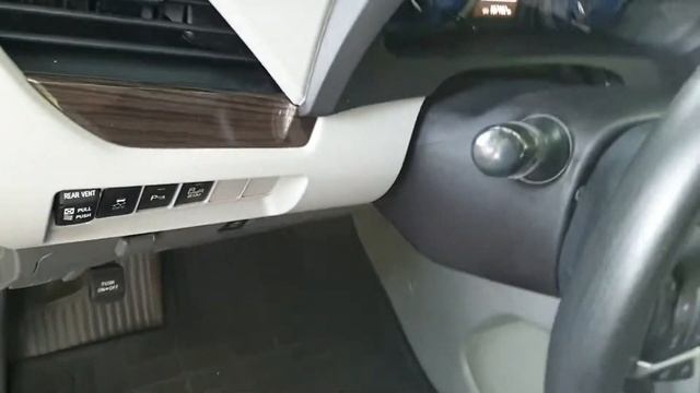 Toyota Sienna XLE 2016 года смотреть онлайн