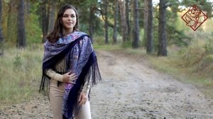 Платок из уплотненной шерстяной ткани с шелковой бахромой "Осенние колокола", вид 15