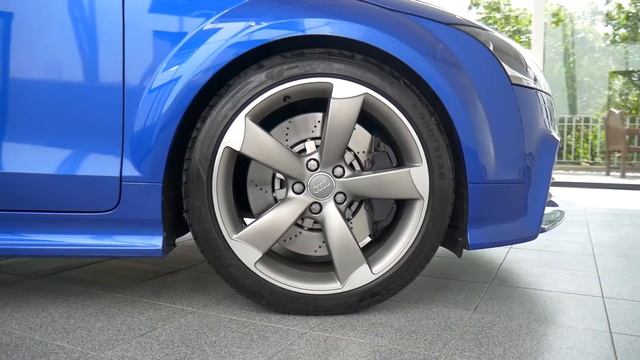 Audi TT RS - Interior and Exterior Walkaround смотреть онлайн