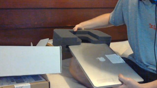 Unboxing MacBook Pro. смотреть онлайн