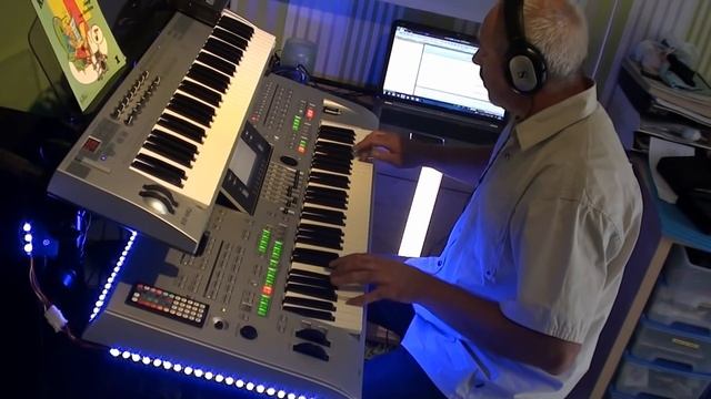 Hot Butter - Popcorn - remix COVER on Tyros 3 - VST.mp4 смотреть онлайн