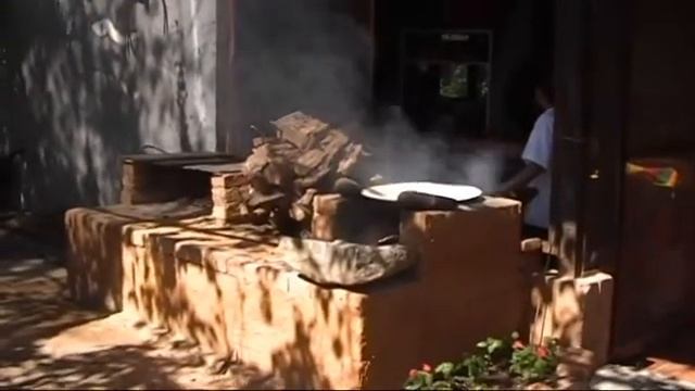 Mexican style wood burning stove Vallarta Botanical Gardens in Mexico 1/9/10 смотреть онлайн