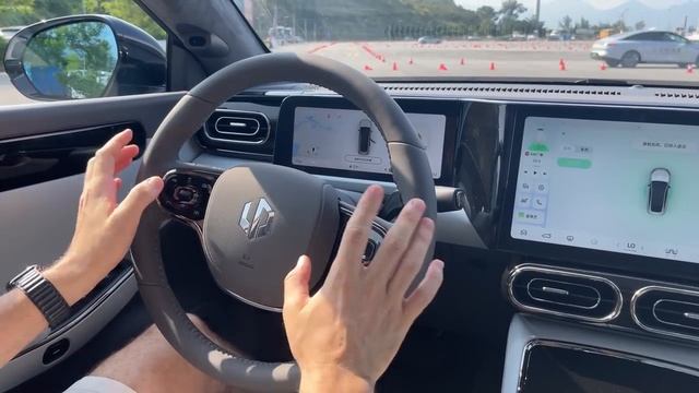 Потрясно мягкая подвеска у нового флагмана от компании Leapmotor - С01.