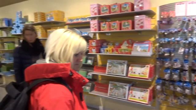 Мумимагазин в Muumimaailma, Наантали, Финляндия смотреть онлайн
