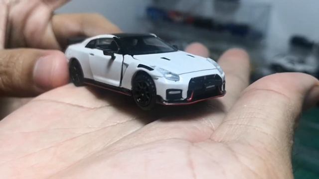 ERA Car 1:64 Diecast GT-R R35 NiSMO 2020 смотреть онлайн