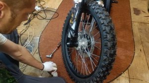 Люфт в переднем колесе. Regulmoto sport PRO 003