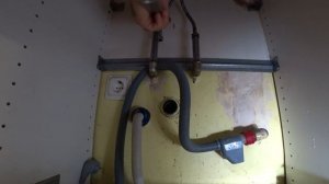 Как прочистить канализационную трубу? Убираем любой засор.