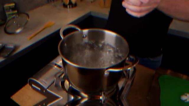 Салат с кальмарами смотреть онлайн