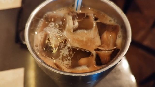 新堡餐廳。灣仔???New Burgh Cafe。Wan Chai смотреть онлайн