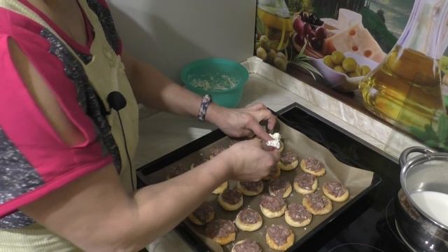 Супер закуска! Мозг съешь!!!!Фаршированные бублики с фаршем и сыром, и без сыра!!! смотреть онлайн