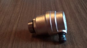 Выпуск воздуха из однотрубной системы отопления загородного дома