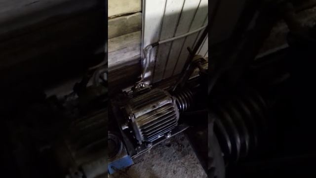 КАКАЯ НАГРУЗКА НА СЕТЬ????? 220ВОЛЬТ ТОКАРНЫЙ С 4КВ ДВИГАТЕЛЕМ