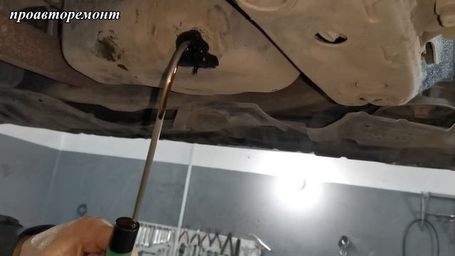 ОСТАТОК МАСЛА В ПОДДОНЕ ПРИ ЗАМЕНЕ МАСЛА. #TOYOTA #CAMRY V55. #Тойота #Камри. Масло в мотор. смотреть онлайн