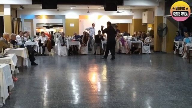 Alvaro Bravo y Sabrina Raffa en Milonga Gente Amiga - 13/02/22 смотреть онлайн