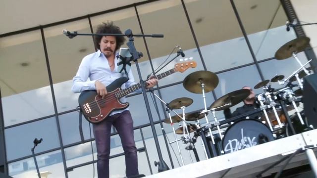 Remembering Jimi Hendrix 50 years On: the first shred guitarist 🎸 #hendrix #guitar #rock #drums смотреть онлайн