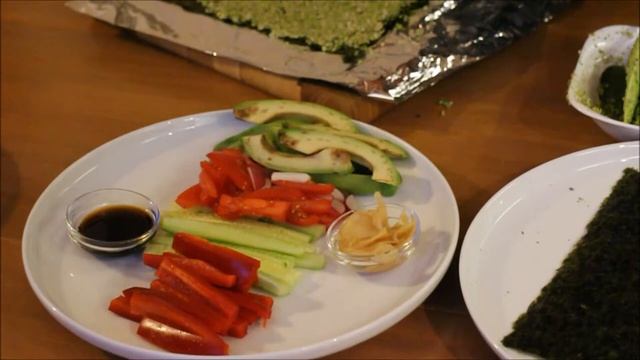 Сыроедческие роллы- суши. Идеальный рецепт! "Вкусный уголок" с Марианной Любовской. смотреть онлайн