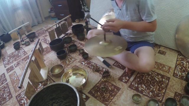 Исцеляющие тибетские поющие чаши с колокольчиком. Музыка для медитаций в стиле Дзен смотреть онлайн