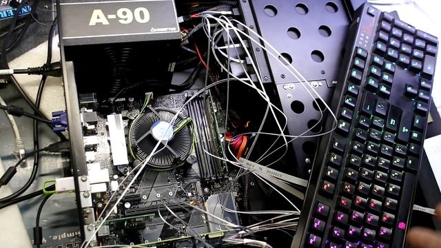 Asus B360-PLUS, Microsemi 3162-8i, BIOS, RAID смотреть онлайн