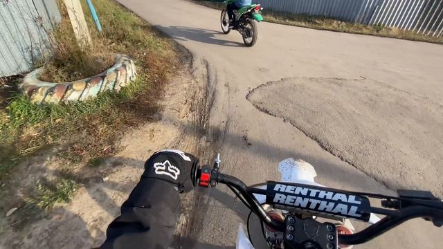 Покатушка на питбайке❄️С другом на эндуро?Спустила камера☹️ смотреть онлайн