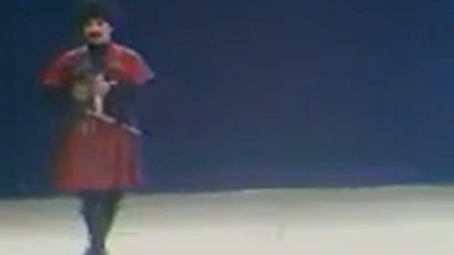 Осетинский танец с кинжалами (Ossetian dance with daggers) смотреть онлайн