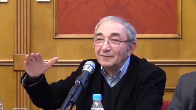 Арсений Рогинский