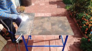 Самодельный передвижной верстак для гаража и мастерской. DIY rolling workbench.
