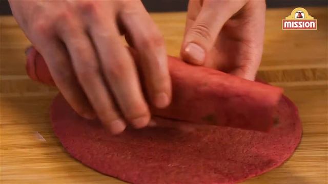 ЗАВОРАЧИВАЙ ЧТО ХОЧЕШЬ! Роллы с ростбифом, соленым огурцом и соусом из сметаны с хреном. смотреть онлайн