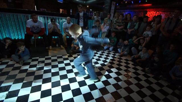 Слава vs Ярый ( kids до 9 лет) смотреть онлайн