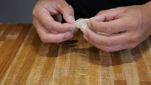 How to Make Gyoza Dumplings | Potstickers 3 Ways смотреть онлайн