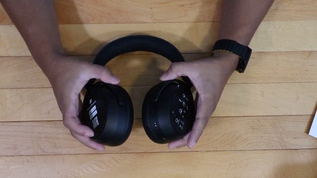 Sennheiser Momentum 4 Wireless Unboxing