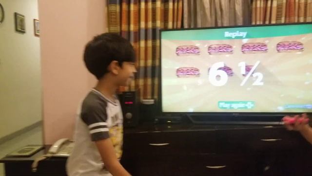 Who will eat more burgers?||1 2 Switch|| Nintendo Switch смотреть онлайн