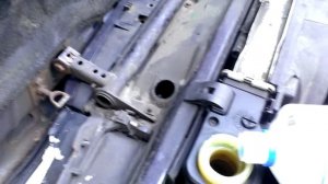 БМВ Е34 Доливаем антифриз в систему охлаждения BMW E34