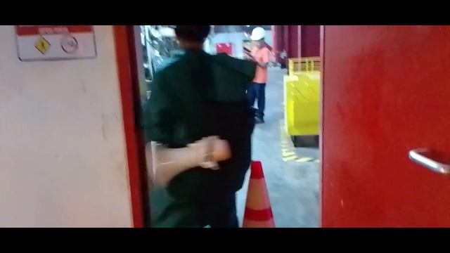 CHEMICAL SPILLAGE EMERGENCY RESPONSE смотреть онлайн
