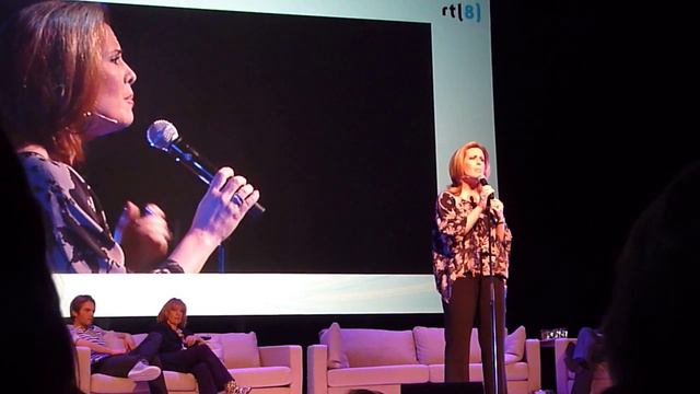 Martha Byrne singing @ ATWT event Utrecht 2011 смотреть онлайн