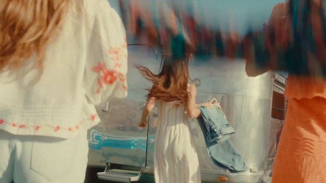 SUMMER SOUNDS | A Springfield story starring Begoña Vargas смотреть онлайн