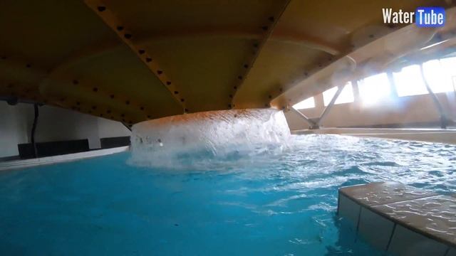Waterslides at Aquapark Tychy in Poland смотреть онлайн