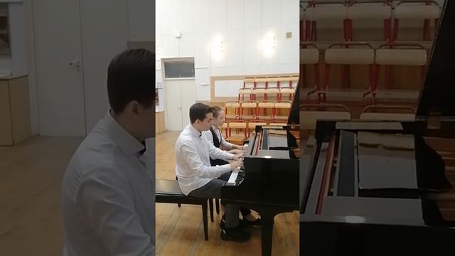 Ансамбль Мякинин, Дианова "Экспромт-вальс" смотреть онлайн