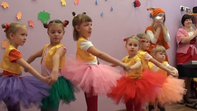 Осень - старшие // утренник // Дивный Мир - детский сад г.Омска смотреть онлайн