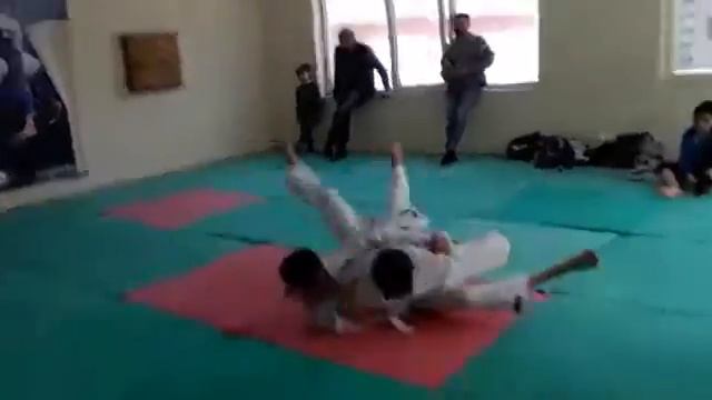 Чемпион по самбо Азербайджана.низами тарвердиев! смотреть онлайн