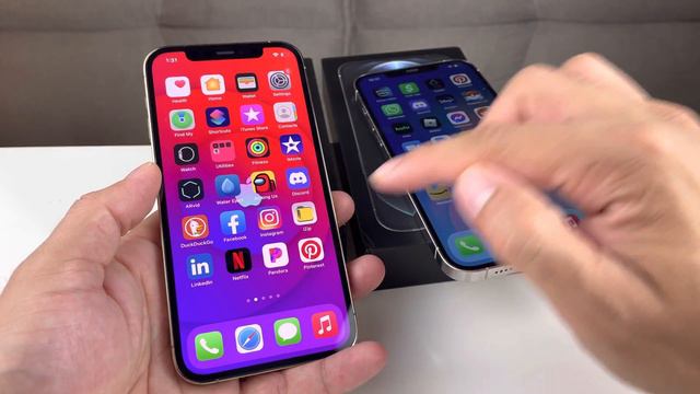 iPhone 12 Pro vs iPhone 12 Pro Max (Review) смотреть онлайн