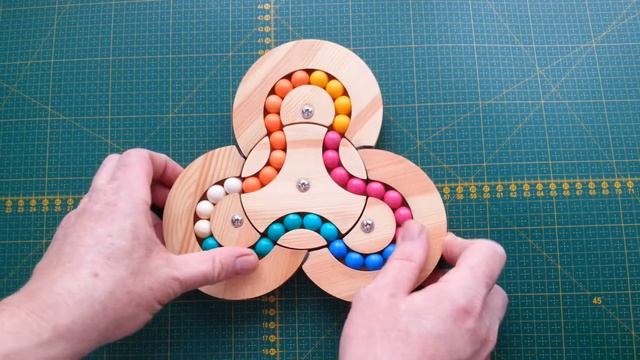 Trio 2 - moving marble puzzle смотреть онлайн