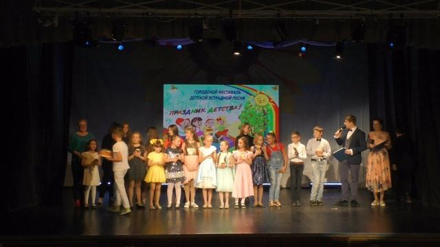 Награждение средней группы.Фестиваль "Праздник детства".Театр "Город"10.11.18 смотреть онлайн